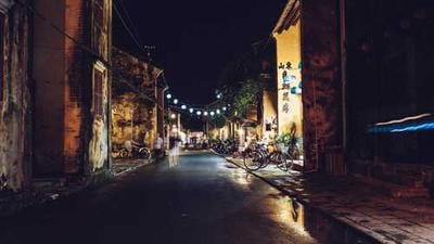 Markets Falter as Inflation Worries Persist, Tech Stocks Dip